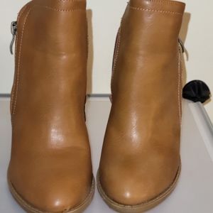 Women's bootie heels cognac